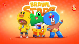 三個 Brawl Stars 角色在色彩繽紛的遊戲場景中微笑擺姿勢。