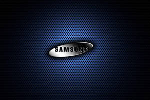 Samsung標誌在穿孔藍色金屬背景上