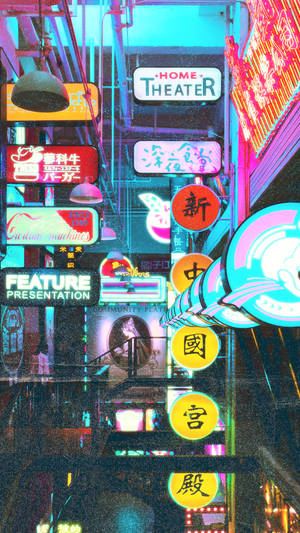 日文和英文霓虹招牌照亮了雨夜的都市小巷。 — 復古美學 壁紙