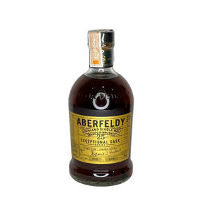 Aberfeldy 25年單一麥芽蘇格蘭威士忌酒瓶，帶有金色標籤。