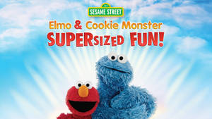 Elmo 和 Cookie Monster 在陽光明媚的天空中微笑，伴有陽光射線。