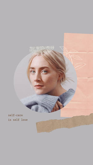 一位穿著藍色毛衣的女子，背景是拼貼畫，上面有文字 self care is self love。