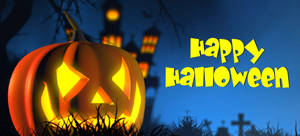 發光的傑克南瓜燈， haunted 城堡和墓碑，深藍色天空。