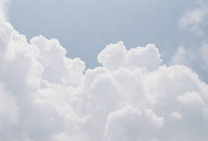 蓬鬆的白雲在清澈的藍天上飄浮 — 唯美雲朵動態 壁紙