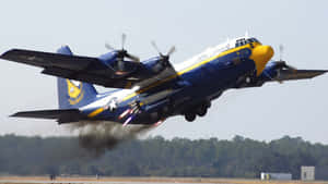 藍天使C-130大力神飛機在航空展中後燃器轟鳴。 — 藍色 壁紙