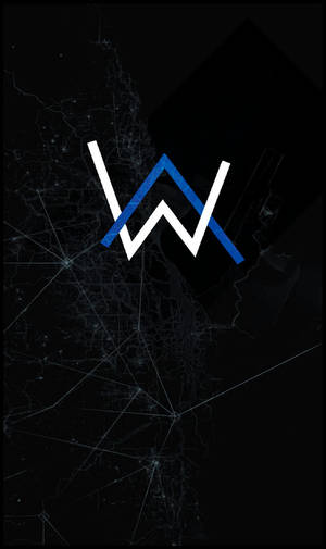 一個發光的藍色和白色「W」標誌，位於帶有網絡線條的深色城市地圖上。