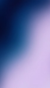 從海軍藍到薰衣草的寧靜抽象漸變，沒有物體或文字。