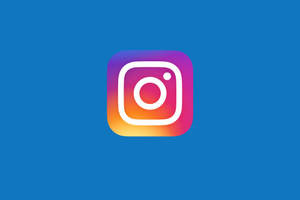 Instagram 應用程式標誌，藍色背景上帶有漸變邊框