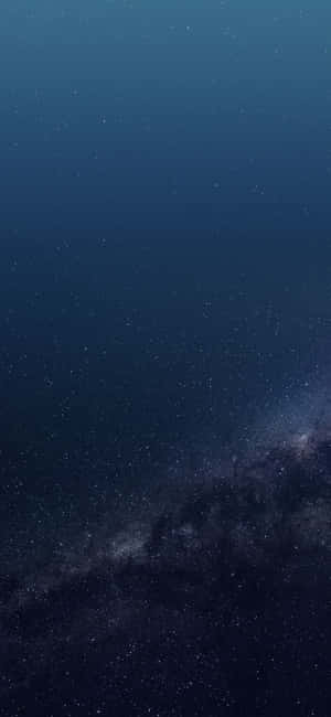 深靛藍色夜空中有星星的銀河系