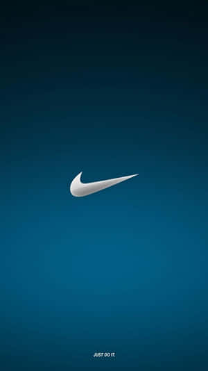 白色Nike swoosh標誌在藍色漸變背景上，帶有'just do it'文字。