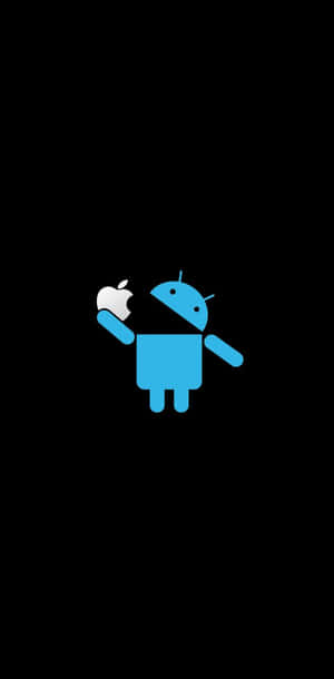 藍色Android吉祥物喺黑色背景上拎住Apple標誌 — 安卓 壁紙