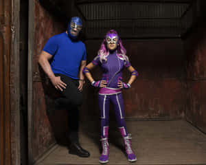 兩名戴面具的摔角手在金屬更衣室中自信地擺姿勢。 — 紫羅蘭永恆花園 壁紙