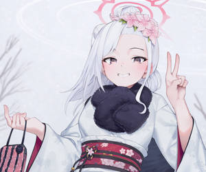 穿著冬季和服的動漫女孩，與櫻花一起微笑並做出和平手勢。