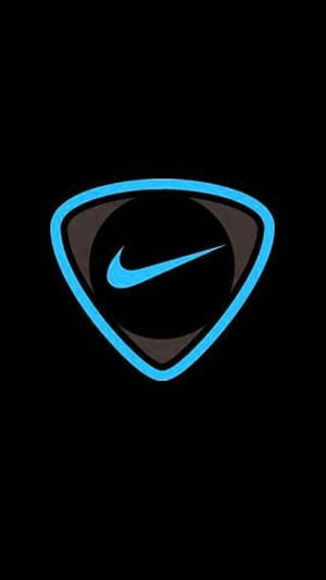 黑色背景上結他撥片內的藍色Nike標誌