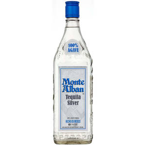 一瓶帶有藍色瓶蓋和標籤的Monte Alban Tequila Silver。