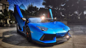 藍色林寶堅尼Aventador開門停泊在戶外日落時分。