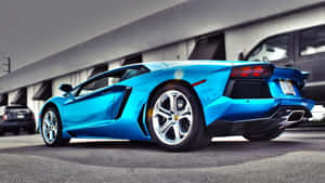 藍色林寶堅尼Aventador停泊在混凝土天橋下。 — 汽車 壁紙