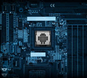 藍色電路板特寫，Android 標誌位於 CPU 插座上。 — 平板電腦 壁紙