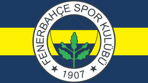 Fenerbahçe Spor Kulübü 旗幟，藍黃條紋和綠色樹木徽章。