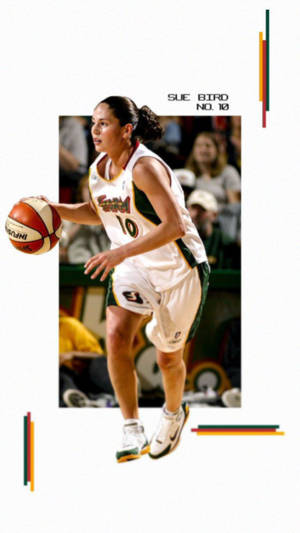 Sue Bird 在比賽中身穿西雅圖風暴隊服運球。