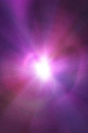 充滿活力的紫色宇宙星雲，帶有明亮的中央星爆和散落的星星。