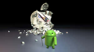 綠色Android吉祥物在破碎的Apple標誌前舉著Google旗幟。