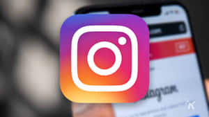在智能手機屏幕上顯示的 Instagram 應用程式圖標。