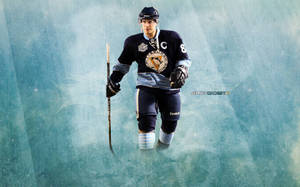 冰球運動員 Sidney Crosby 穿著企鵝隊制服，在冰背景上拿著球桿。 — 運動 壁紙