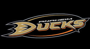 NHL 冰球隊 Anaheim Ducks 標誌，金橙色和黑色，黑色背景。