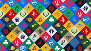 帶有NBA球隊標誌的色彩繽紛的鑽石圖案。