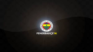 Fenerbahçe Spor Kulübü 標誌在深色抽象背景上帶有發光文字。