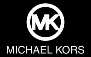 Michael Kors品牌標誌，在黑色背景上圓圈內有MK字母組合。