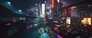 未來主義的城市夜景，霓虹燈光反射在潮濕的街道和高聳的建築物上。