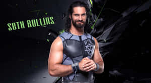 摔角手 Seth Rollins 身穿黑色和灰色裝備，帶有綠色文字和破碎背景。