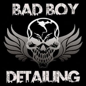Bad Boy Detailing 標誌，黑白骷髏頭和翅膀。 — 勵志語錄 壁紙