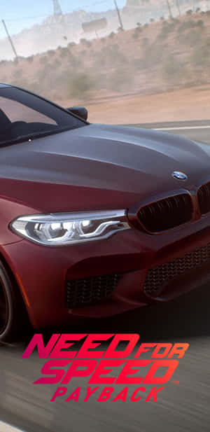 紅色寶馬M5在沙漠公路上賽車，帶有Need for Speed Payback標誌。