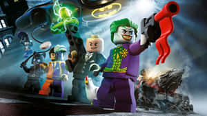 LEGO Batman 反派在高譚市街景中，小丑手持紅色槍。