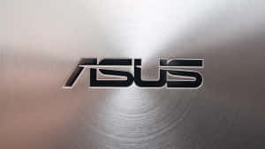 拉絲金屬表面上的 ASUS 標誌