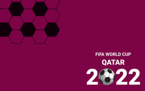 FIFA世界盃卡塔爾2022標誌，帶有足球和六邊形圖案，背景為洋紅色