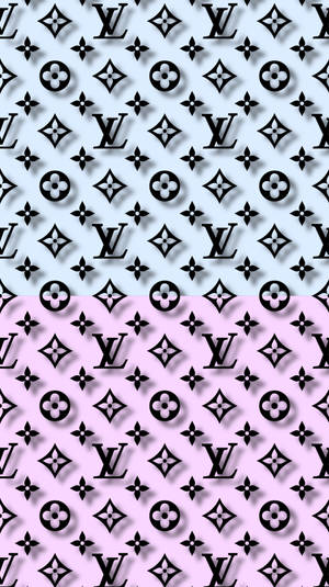 在藍色和粉紅色背景上的黑色 Louis Vuitton 字母組合圖案。