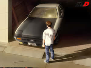年輕動畫男孩在車庫欣賞他的白色 AE86 漂移車。