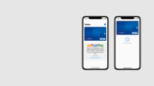 兩部智能手機顯示帶有Visa卡和NFC支付畫面的Apple Wallet。