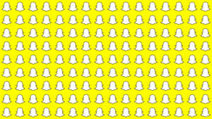在亮黃色背景上帶有重複白色 Snapchat 鬼魂標誌的壁紙。