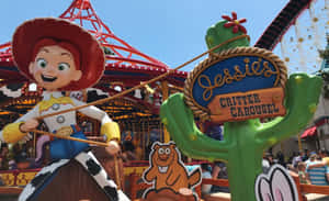 陽光明媚的日子裡，Jessie 雕像在 Critter Carousel 主題公園遊樂設施旁。