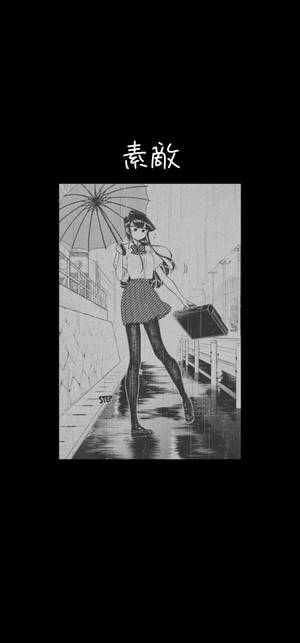 動畫女孩在雨中拿著雨傘和公事包走在城市人行道上。 — 黑白 壁紙