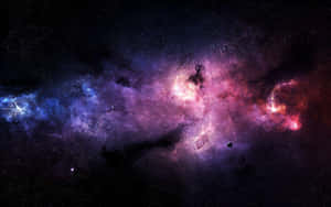 充滿活力的宇宙星雲，帶有紫色、粉紅色和藍色的雲和星星，以及一顆小行星。