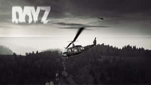 直升機飛越森林，DAYZ文字在天空中發光