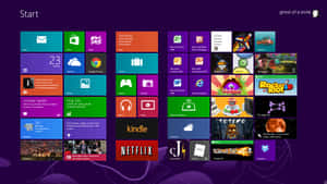 Windows 8 開始畫面，帶有應用程式、天氣和遊戲的動態磚。