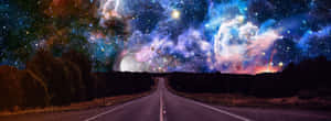 一條道路在充滿活力的星空下通往發光的宇宙隧道。