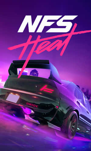 黑色跑車在夜間穿過霓虹燈照亮城市，帶有「NFS Heat」標誌。 — Infinix Xpad 20 Pro 壁紙